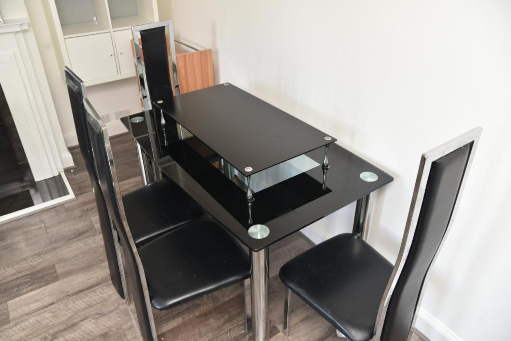 Bright And Spacious 2 Bedroom Apartment Σάτον Εξωτερικό φωτογραφία